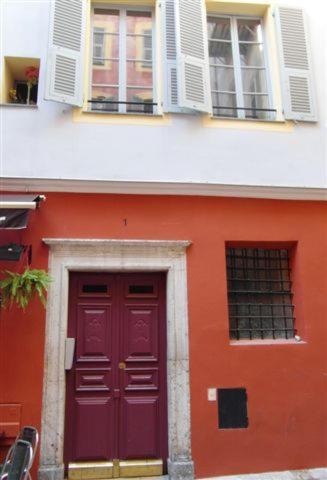 شقة نيس  في Charming Corner Abode With Castle Views المظهر الخارجي الصورة