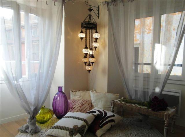 شقة نيس  في Charming Corner Abode With Castle Views المظهر الخارجي الصورة