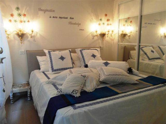 شقة نيس  في Charming Corner Abode With Castle Views المظهر الخارجي الصورة
