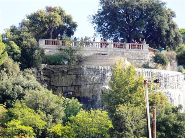 شقة نيس  في Charming Corner Abode With Castle Views المظهر الخارجي الصورة